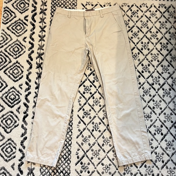 Old navy slim fit khaki pants - Picture 2 of 11